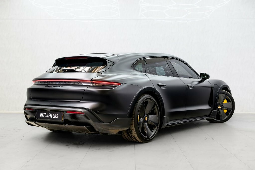Porsche Taycan Estate Black #6