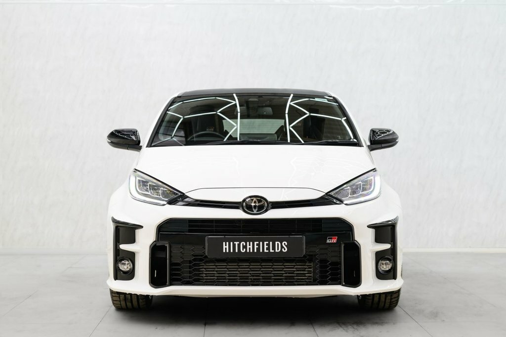 Toyota Yaris 1.6L Gr Circuit White #4