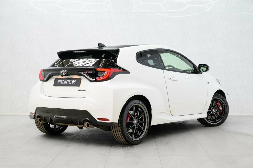 Toyota Yaris 1.6L Gr Circuit White #6