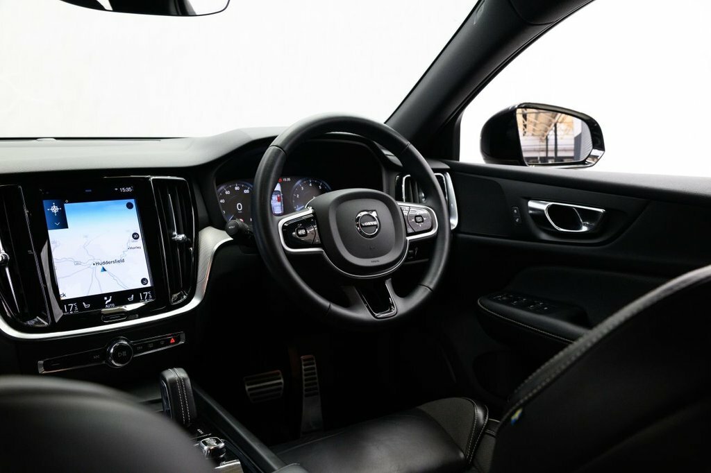 Volvo V60 2L R-design Black #3
