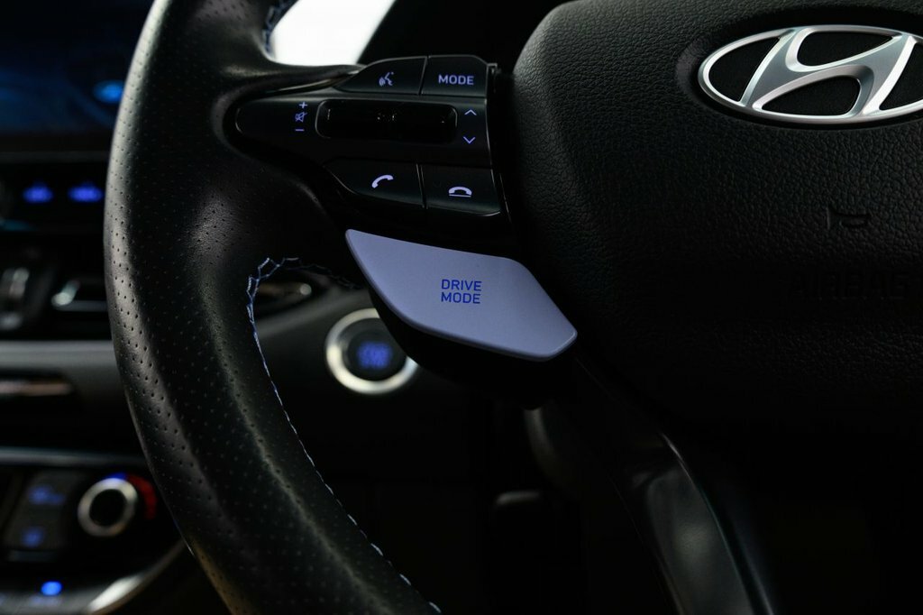 Hyundai I30 Se Connect White #32