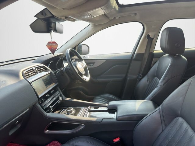 Jaguar F-Pace 2.0 D180 Portfolio Suv Awd Euro 6 RY19FUG Black #2