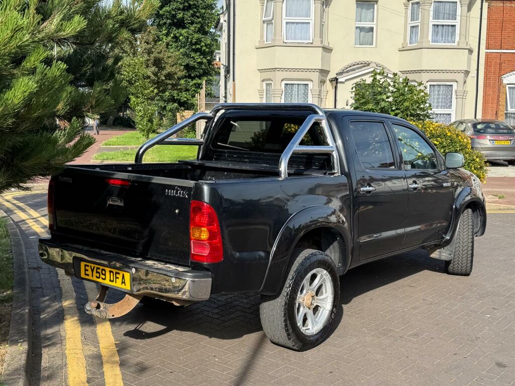 Toyota HILUX Hl3 Black #2