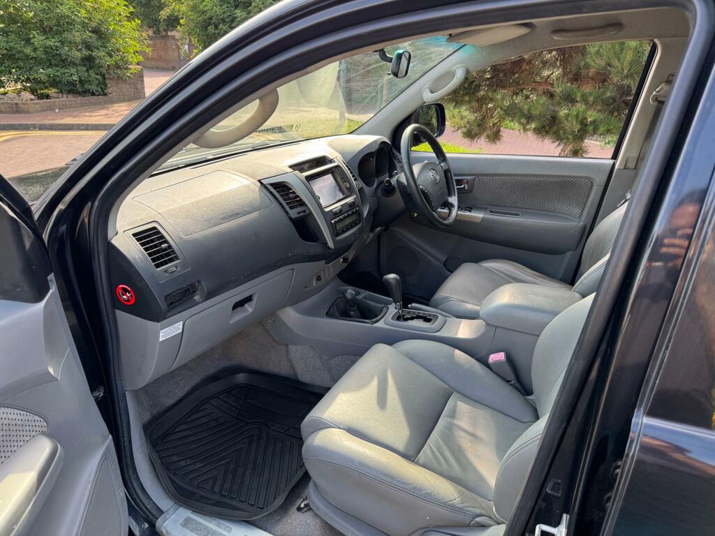 Toyota HILUX 3.0 D-4d Invincible 2009 Silver #11