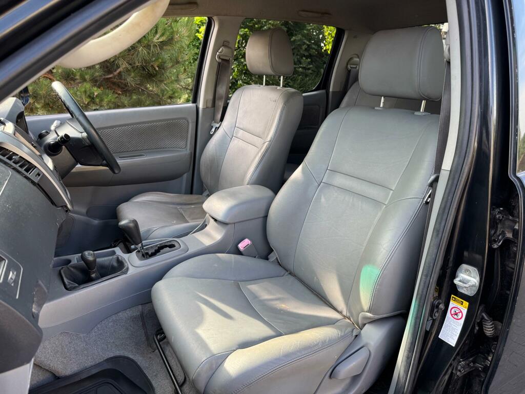 Toyota HILUX 3.0 D-4d Invincible 2009 Silver #12