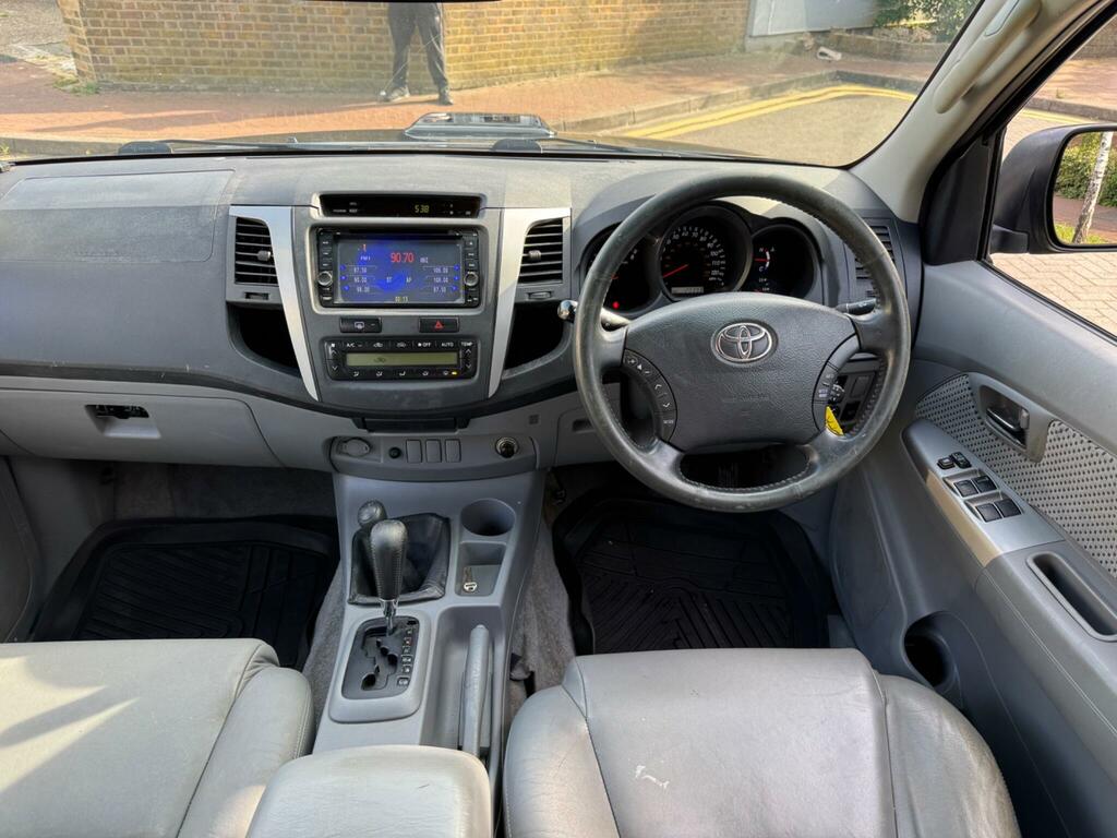 Toyota HILUX 3.0 D-4d Invincible 2009 Silver #14