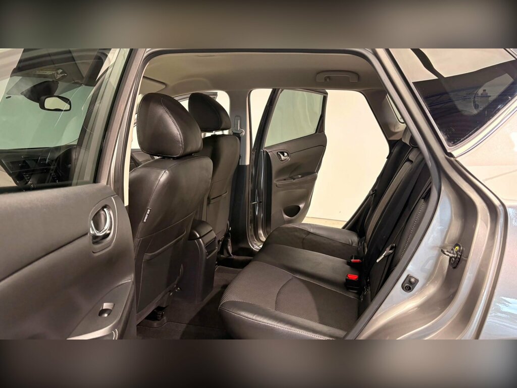 Nissan Pulsar Hatchback Grey #85