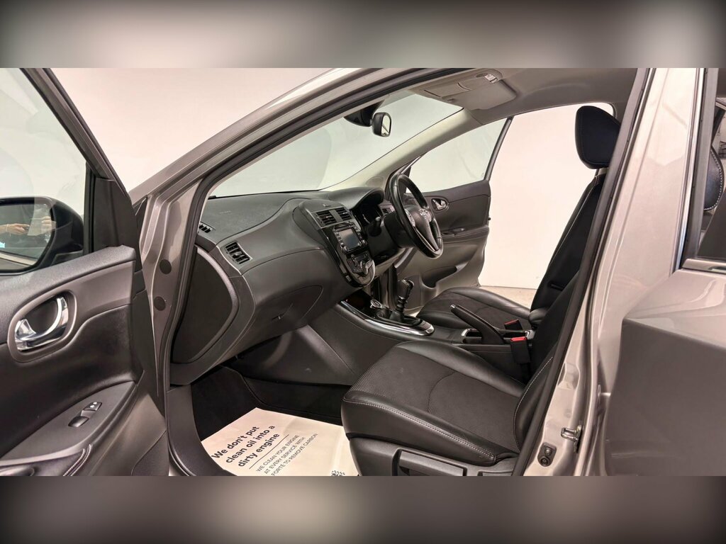 Nissan Pulsar Hatchback Grey #83