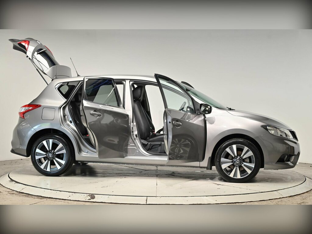 Nissan Pulsar Hatchback Grey #75