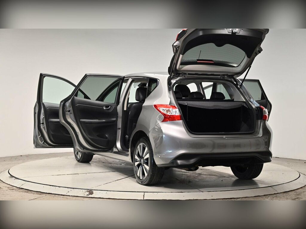 Nissan Pulsar Hatchback Grey #63