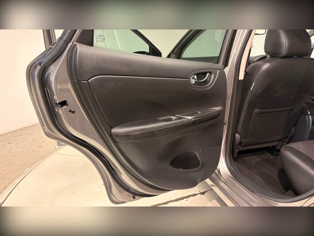 Nissan Pulsar Hatchback Grey #86