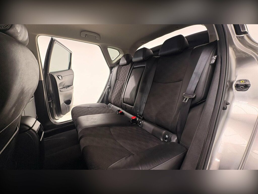 Nissan Pulsar Hatchback Grey #98