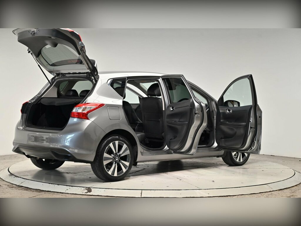 Nissan Pulsar Hatchback Grey #70