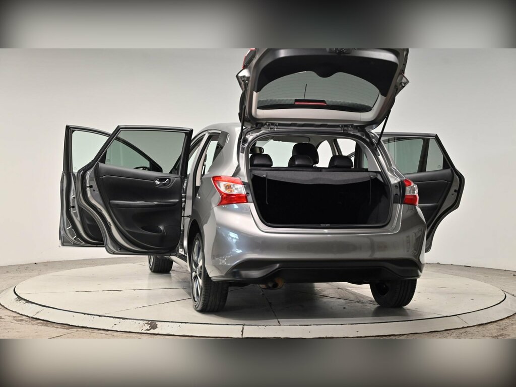 Nissan Pulsar Hatchback Grey #64