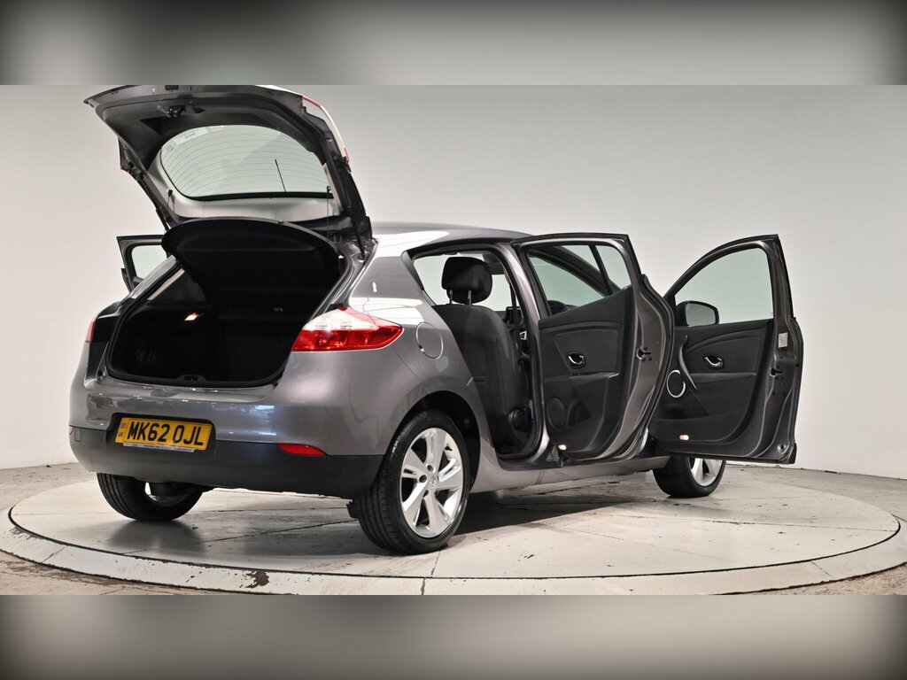 Renault Megane White #68