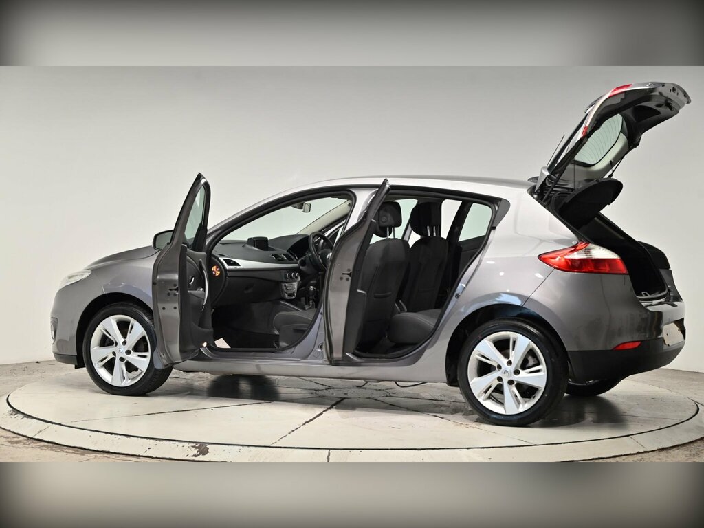 Renault Megane White #58