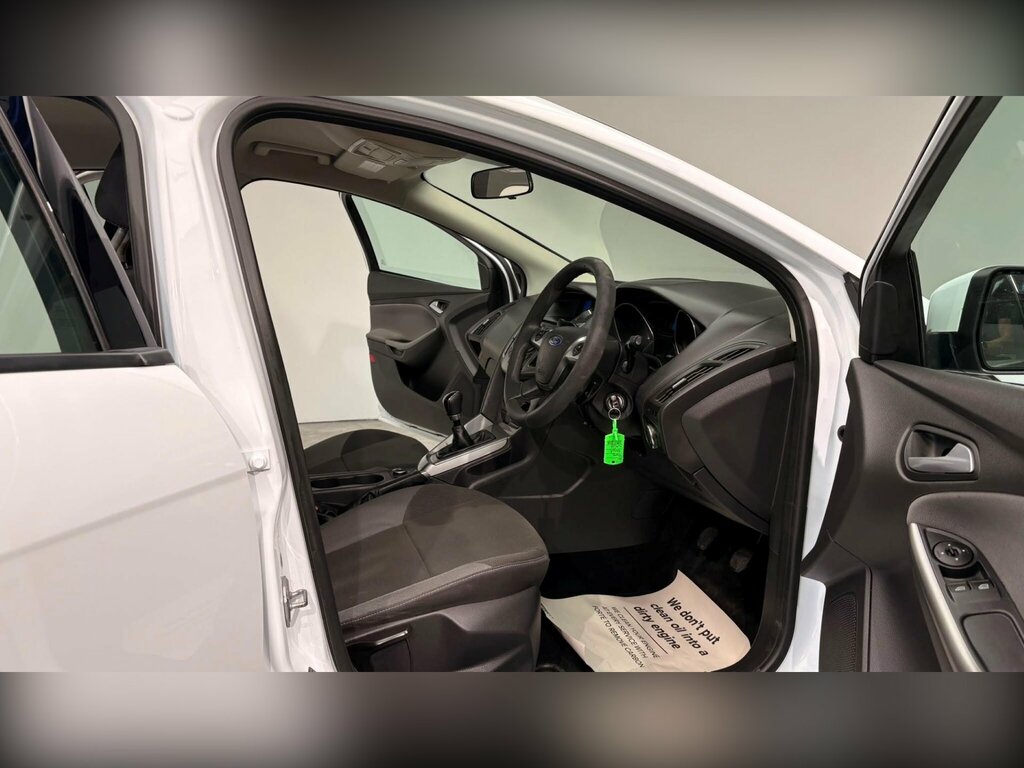 Ford Focus 1.6 Tdci Titanium Euro 5 Ss White #77