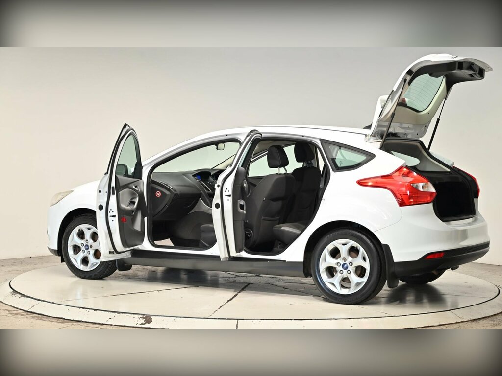 Ford Focus 1.6 Tdci Titanium Euro 5 Ss White #57
