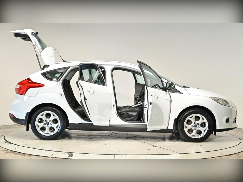 Ford Focus 1.6 Tdci Titanium Euro 5 Ss White #72
