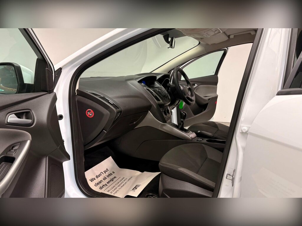 Ford Focus 1.6 Tdci Titanium Euro 5 Ss White #81
