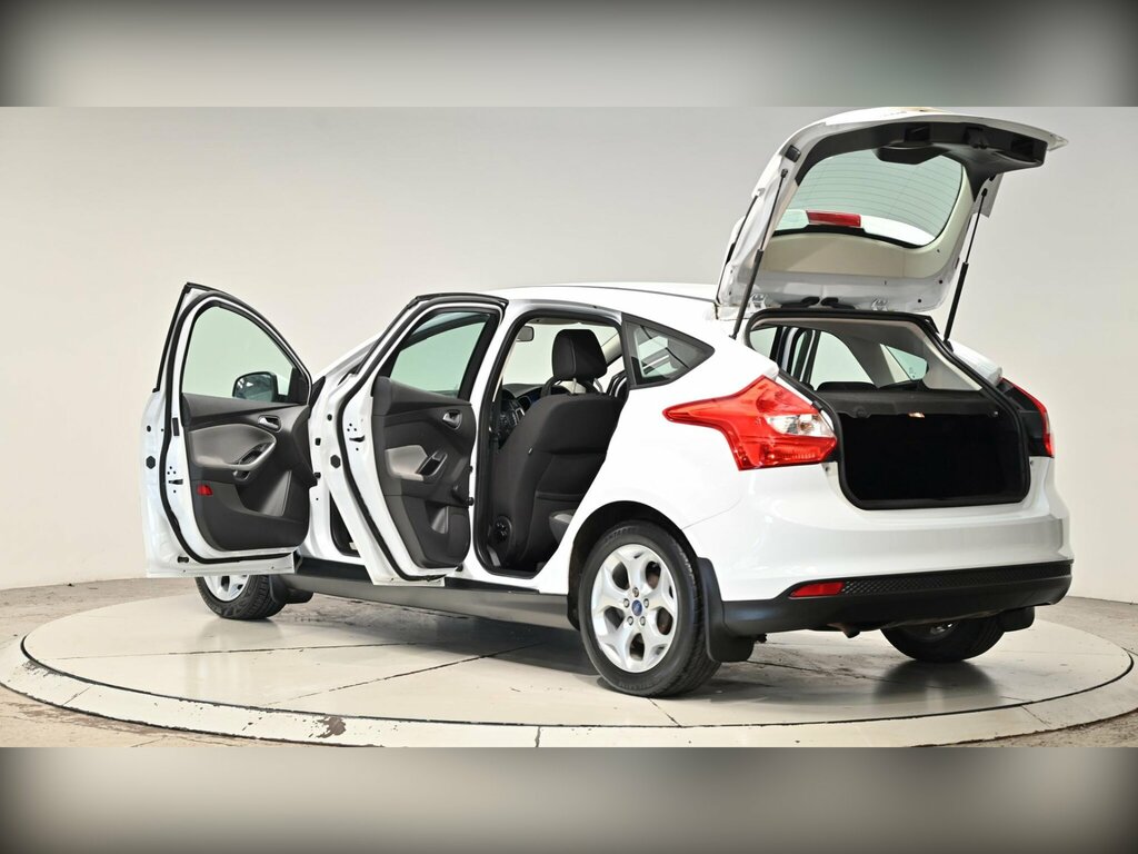 Ford Focus 1.6 Tdci Titanium Euro 5 Ss White #59