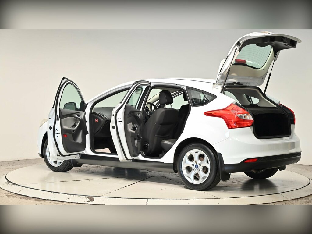 Ford Focus 1.6 Tdci Titanium Euro 5 Ss White #58