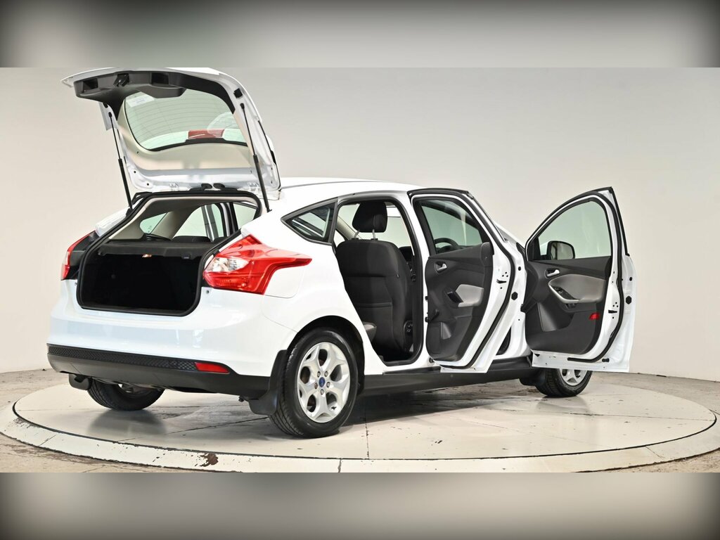 Ford Focus 1.6 Tdci Titanium Euro 5 Ss White #67