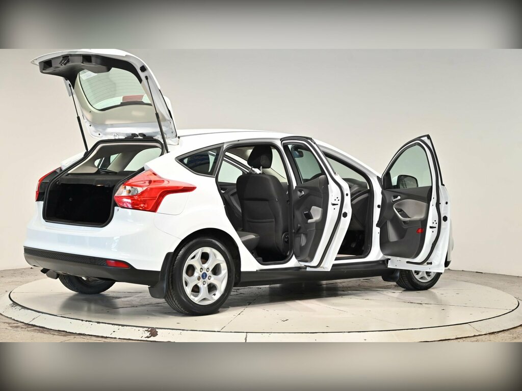 Ford Focus 1.6 Tdci Titanium Euro 5 Ss White #68