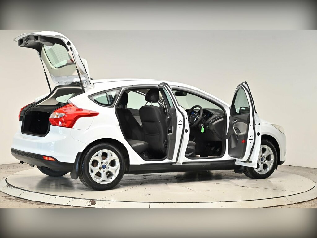 Ford Focus 1.6 Tdci Titanium Euro 5 Ss White #69