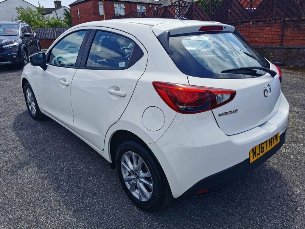 Mazda 2 1.5L Se-l Nav White #4
