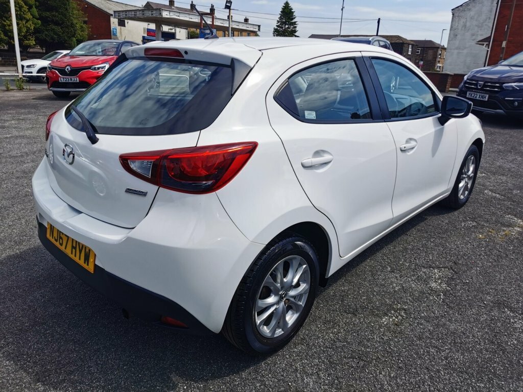 Mazda 2 1.5L Se-l Nav White #6