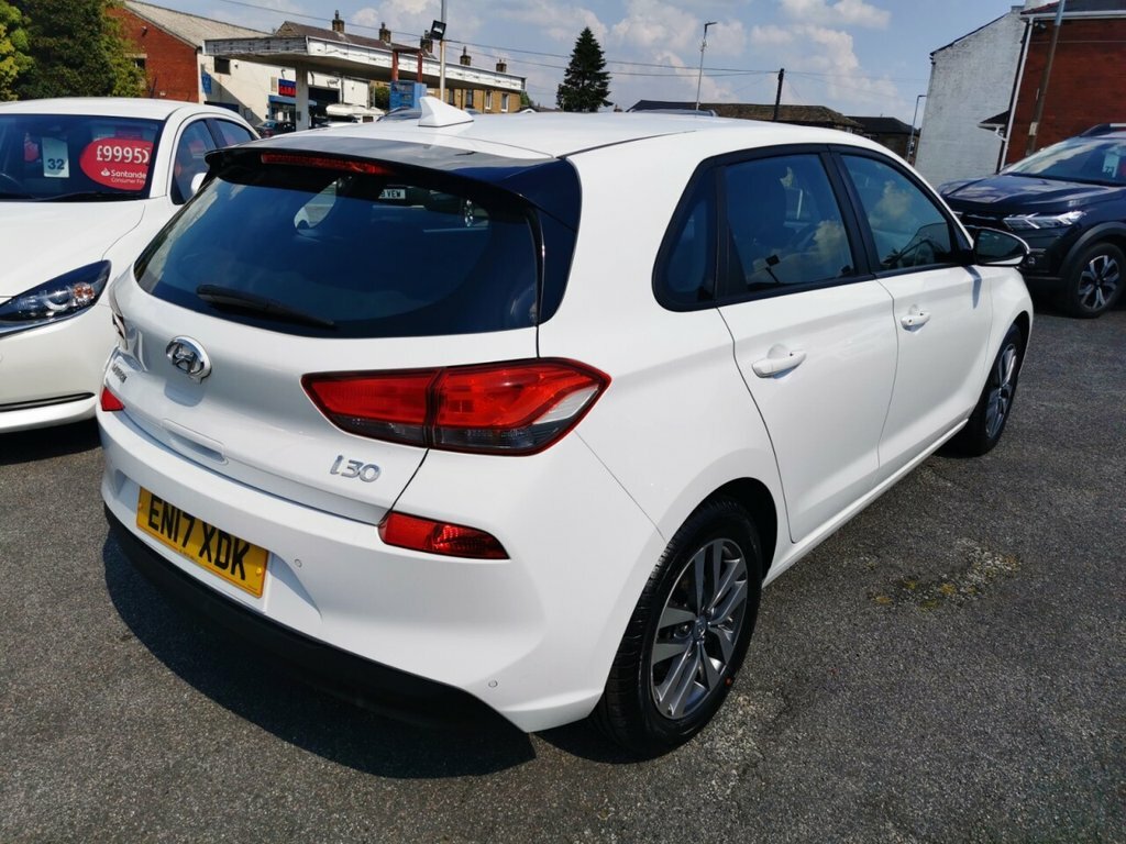 Hyundai I30 1L Se Nav White #6