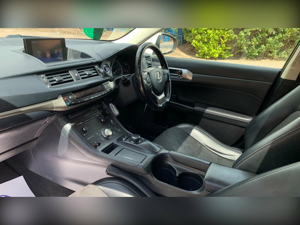 Lexus CT 1.8L Advance Silver #32