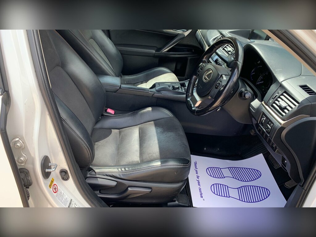 Lexus CT 1.8L Advance Silver #50