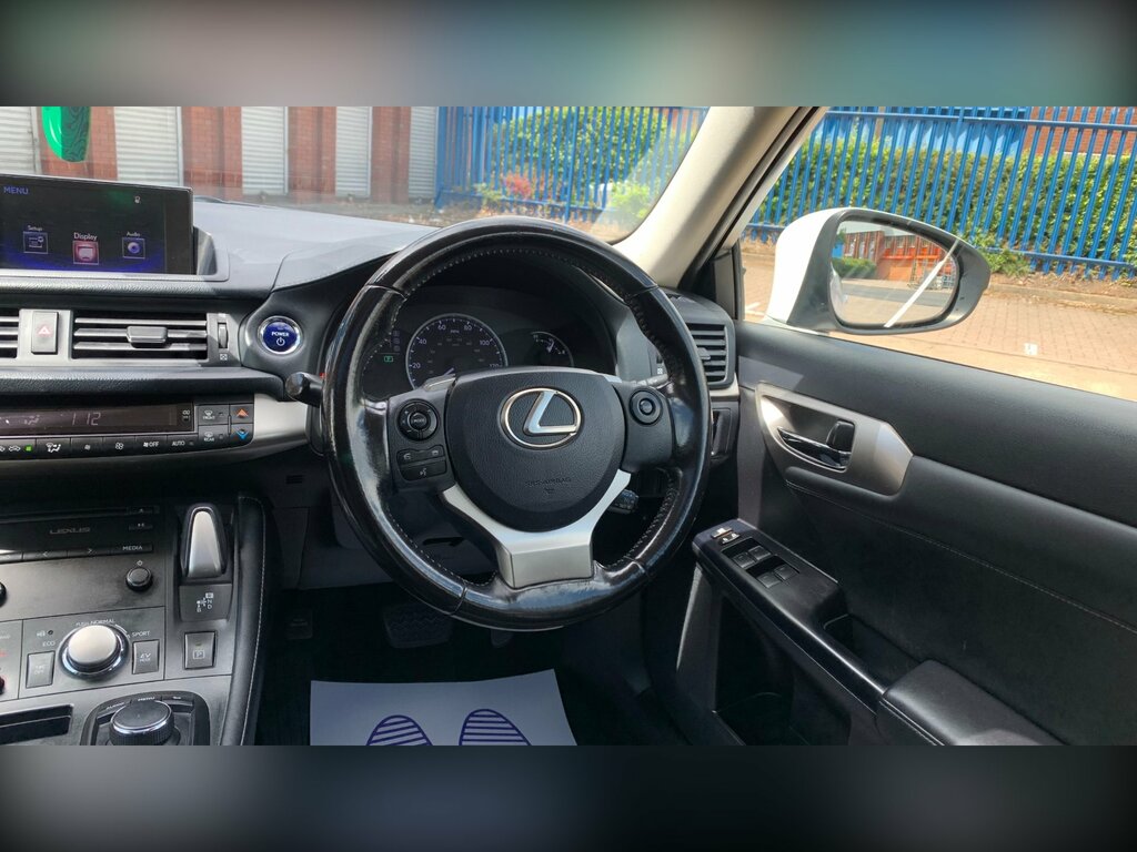 Lexus CT 1.8L Advance Silver #52