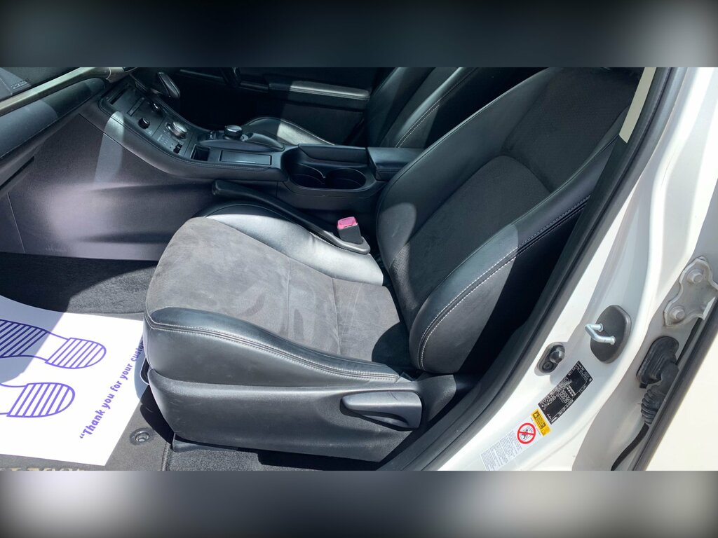 Lexus CT 1.8L Advance Silver #29