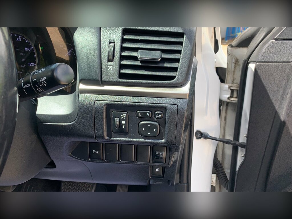 Lexus CT 1.8L Advance Silver #31