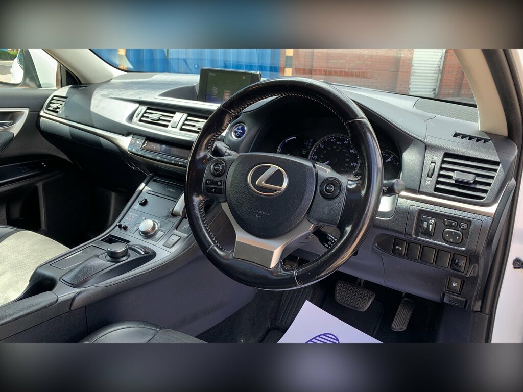 Lexus CT 1.8L Advance Silver #49