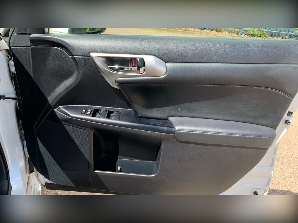 Lexus CT 1.8L Advance Silver #48