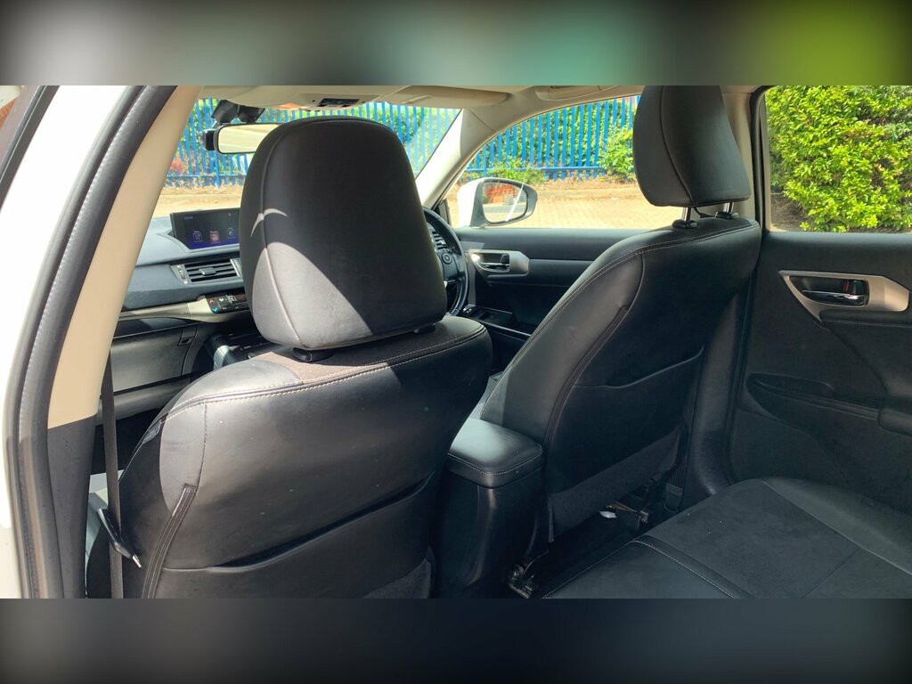 Lexus CT 1.8L Advance Silver #34