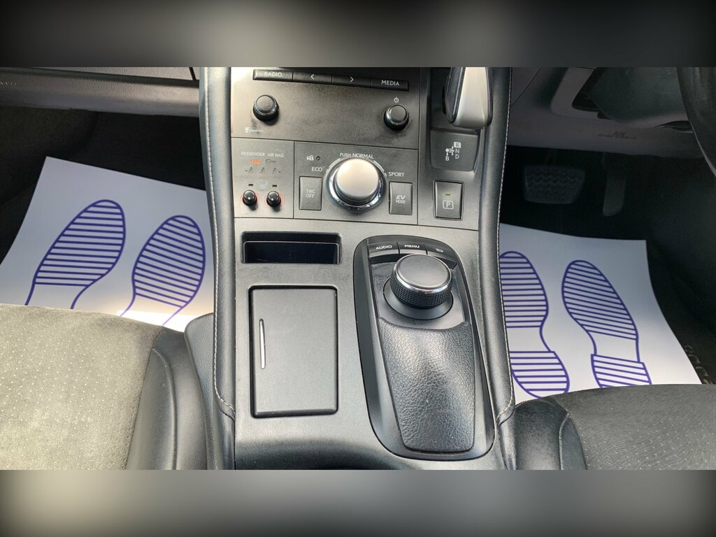 Lexus CT 1.8L Advance Silver #56