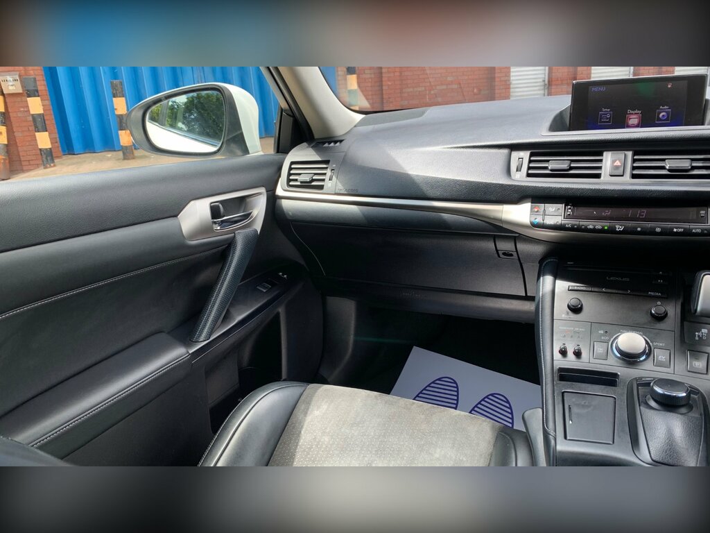 Lexus CT 1.8L Advance Silver #62