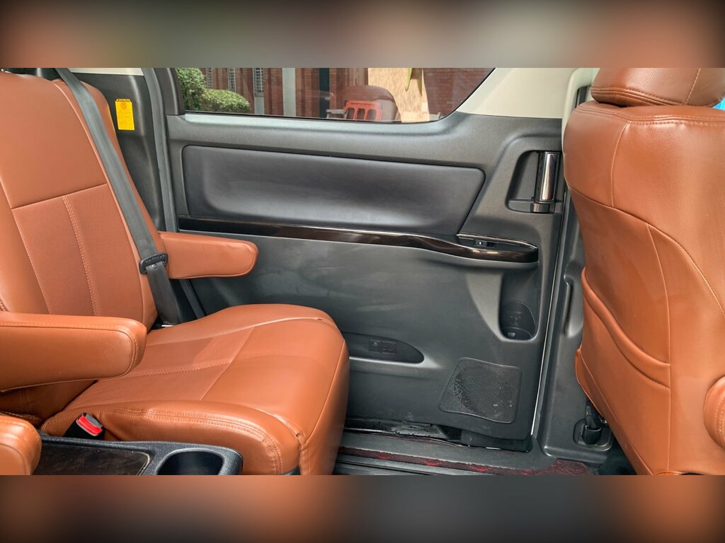 Toyota Vellfire 2.4 201414 7 Seats Mpv Ulez Black #45