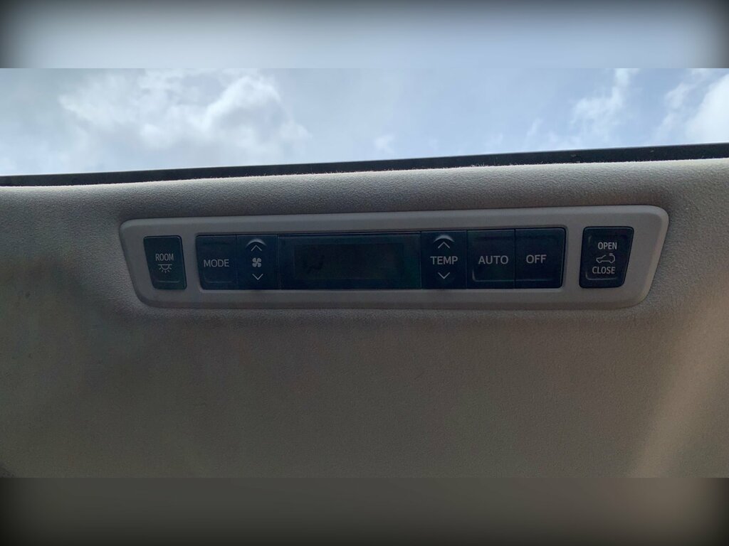 Toyota Vellfire 2.4 201414 7 Seats Mpv Ulez Black #54