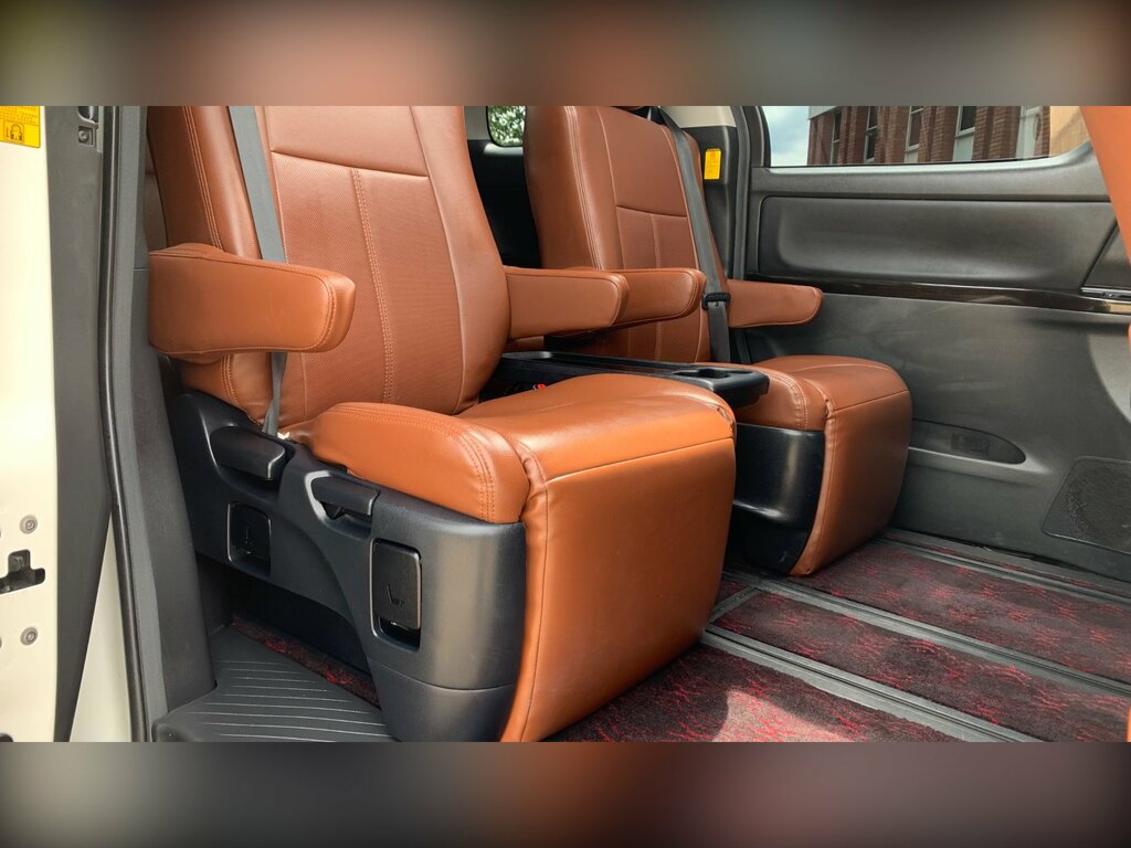 Toyota Vellfire 2.4 201414 7 Seats Mpv Ulez Black #47