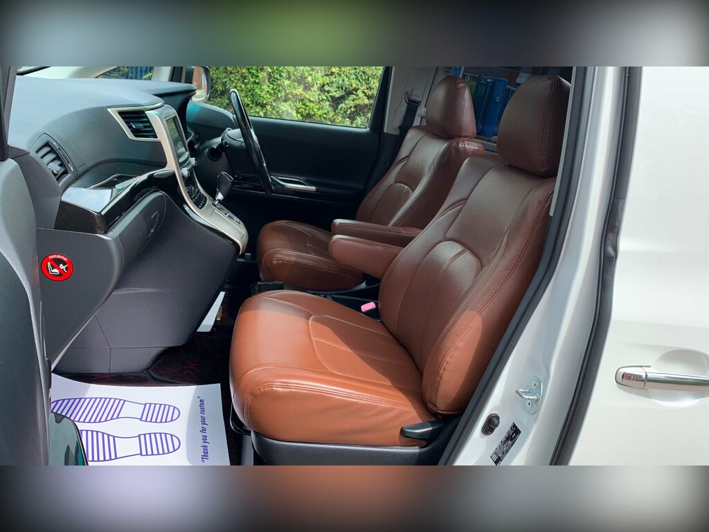 Toyota Vellfire 2.4 201414 7 Seats Mpv Ulez Black #42
