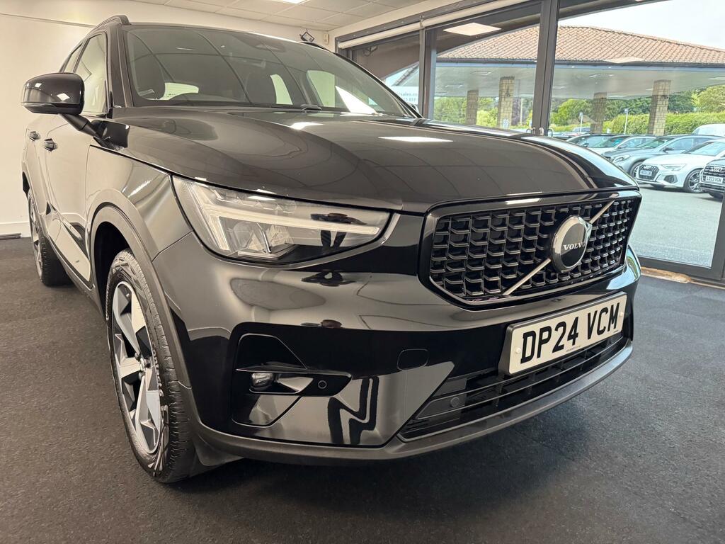 Volvo XC40 2.0 B3 Mhev Plus Dark Suv Hyb DP24VCM Black #4