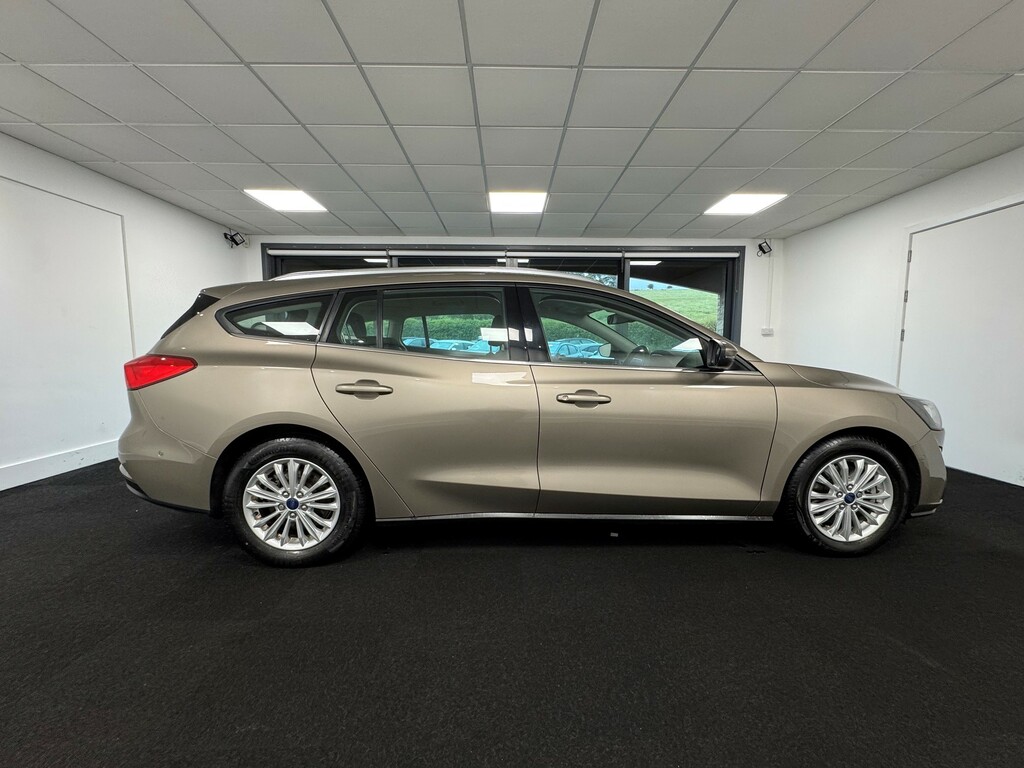 Ford Focus Estate 1.0T Ecoboost Titanium Estate YJ69LVZ Silver #6