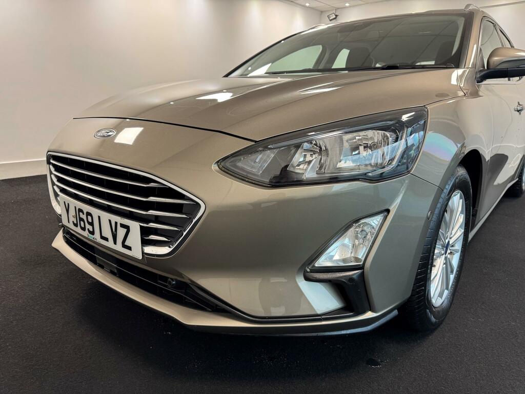 Ford Focus Estate 1.0T Ecoboost Titanium Estate YJ69LVZ Silver #5