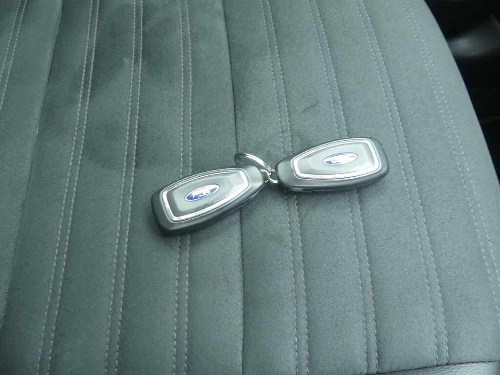 Ford Kuga 2.5 Phev Vignale Cvt Red #37